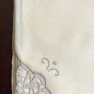 Vintage Linen Napkins set of 4 image 2