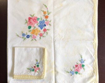 Vintage Applique Tablecloth + Napkins