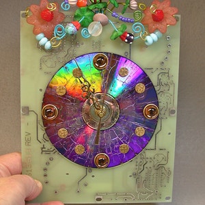 Recycled CIRCUIT BOARD CLOCK Techie Geek Flower Garden Vintage Beads