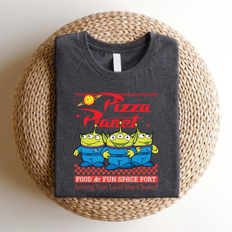 a t - shirt that says pizza party on it