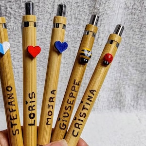Bolígrafo de madera de bambú personalizado con nombre pirograbado a mano