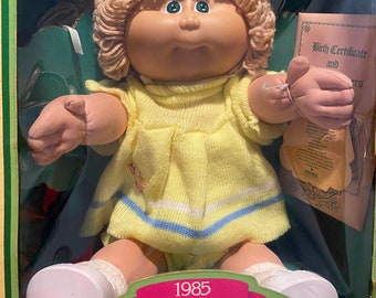 Vintage 1985 Cabbage Patch Kid. New in box
