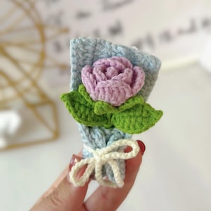 Mini Rose Blumenstrauß Häkelanleitung PDF Englische Häkelanleitung - Gehäkelter Mini Rosenstrauß Aufhänger - Blume für Muttertagsgeschenke - Gehäkelter Schlüsselanhänger