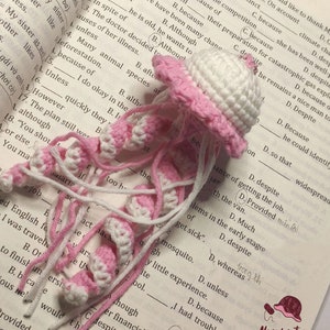 CROCHET PATTERN: Jellyfish Keychain, No Sew Jellyfish Amigurumi Pattern, Ocean Animal Crochet Pattern, Crochet Pattern PDF