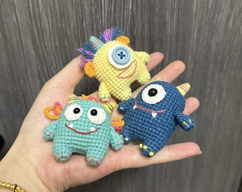 Modello PDF per uncinetto di un mostro, mini mostro all'uncinetto, portachiavi divertente, tutorial per uncinetto, portachiavi carino all'uncinetto, amigurumi di Halloween