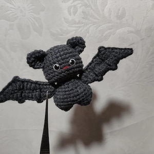Bat Halloween PDF Crochet Pattern - Cute Bat Bag Charm for Halloween Decoration - Spooky Vibe Crochet Pattern Halloween Amigurumi