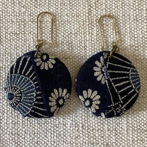 2pc Embroidered White & Navy