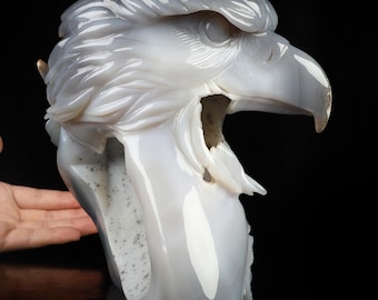 Escultura de águia em cristal esculpido à mão com geodo de ágata de 7,4", cura com cristais