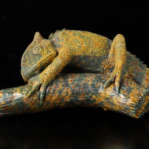 2.8&quot; Bloodstone Hand Carved Crystal Lizard Sculpture, Crystal Healing