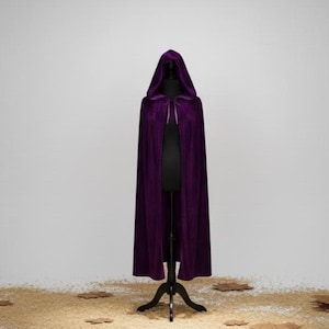 Velvet Hooded Cape Adults (125cm) – Purple Gothic Halloween Cloak, Cosplay Festival Costume