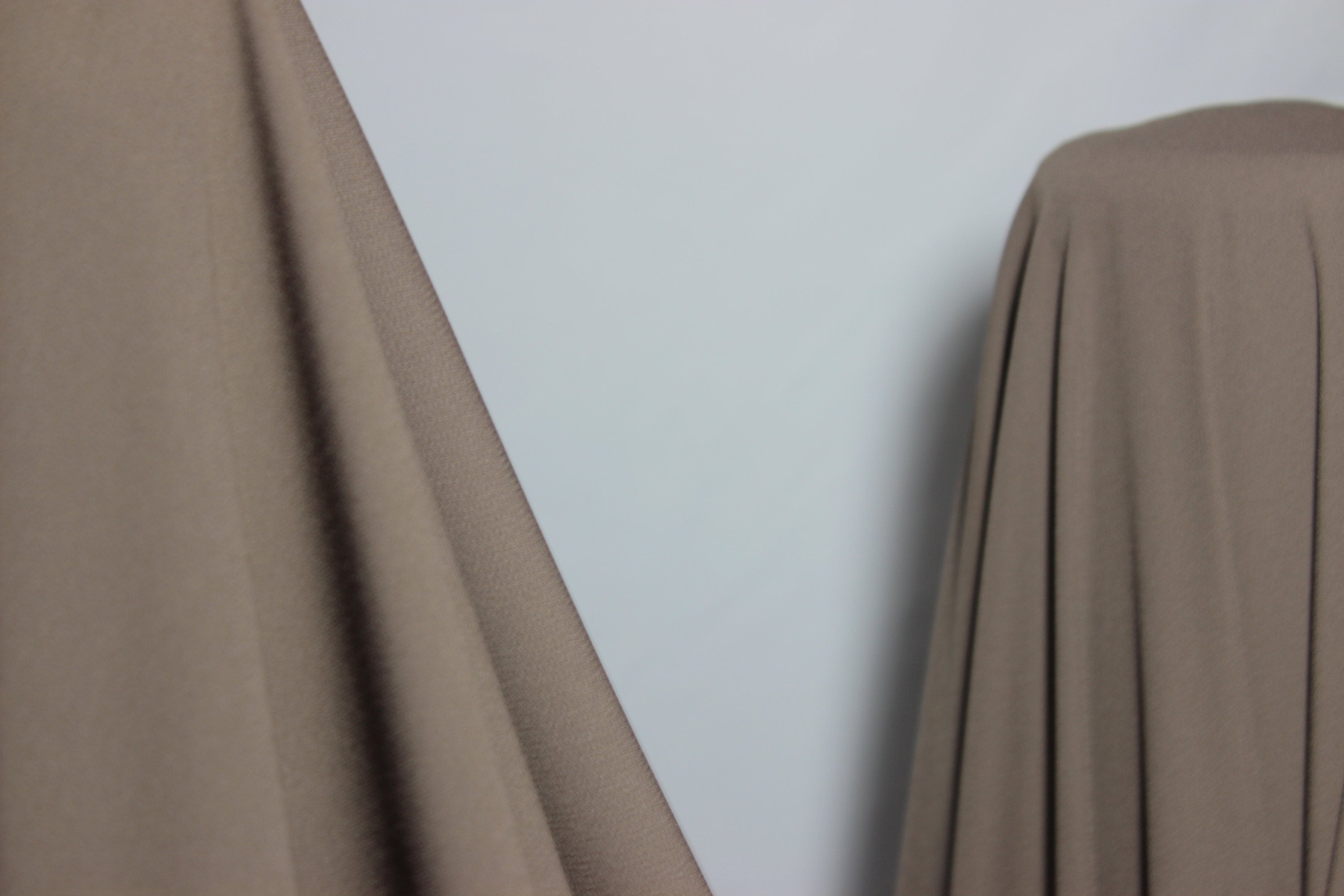 Tissu Crêpe Cristal : Crystal Crepe Fabric TAUPE