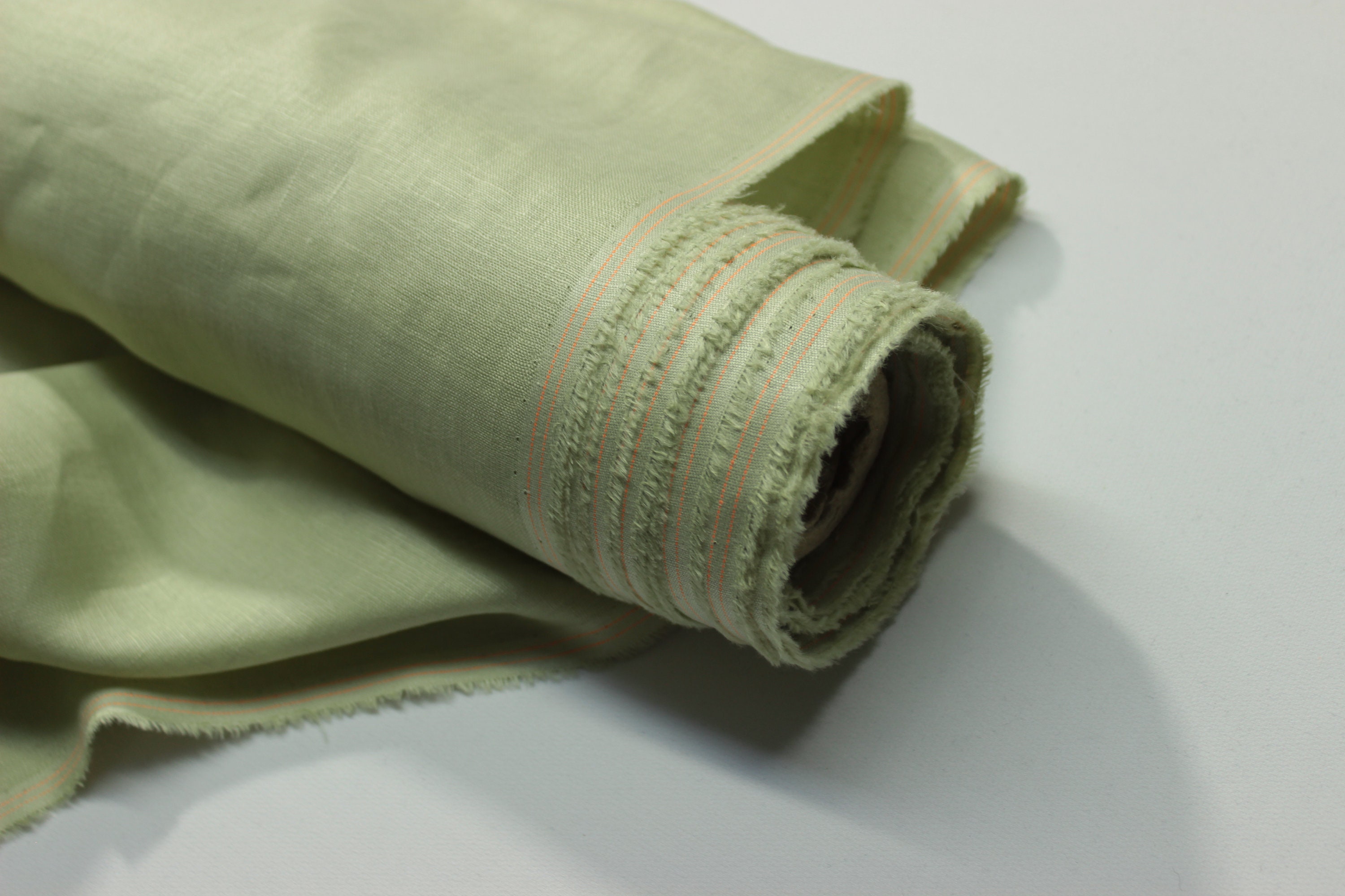 Pure Linen Fabric - 100% Natural, High quality, Breathable, and Eco-Friendly - Ideal for Clothing, Home Textiles, and Crafts.pistachio green