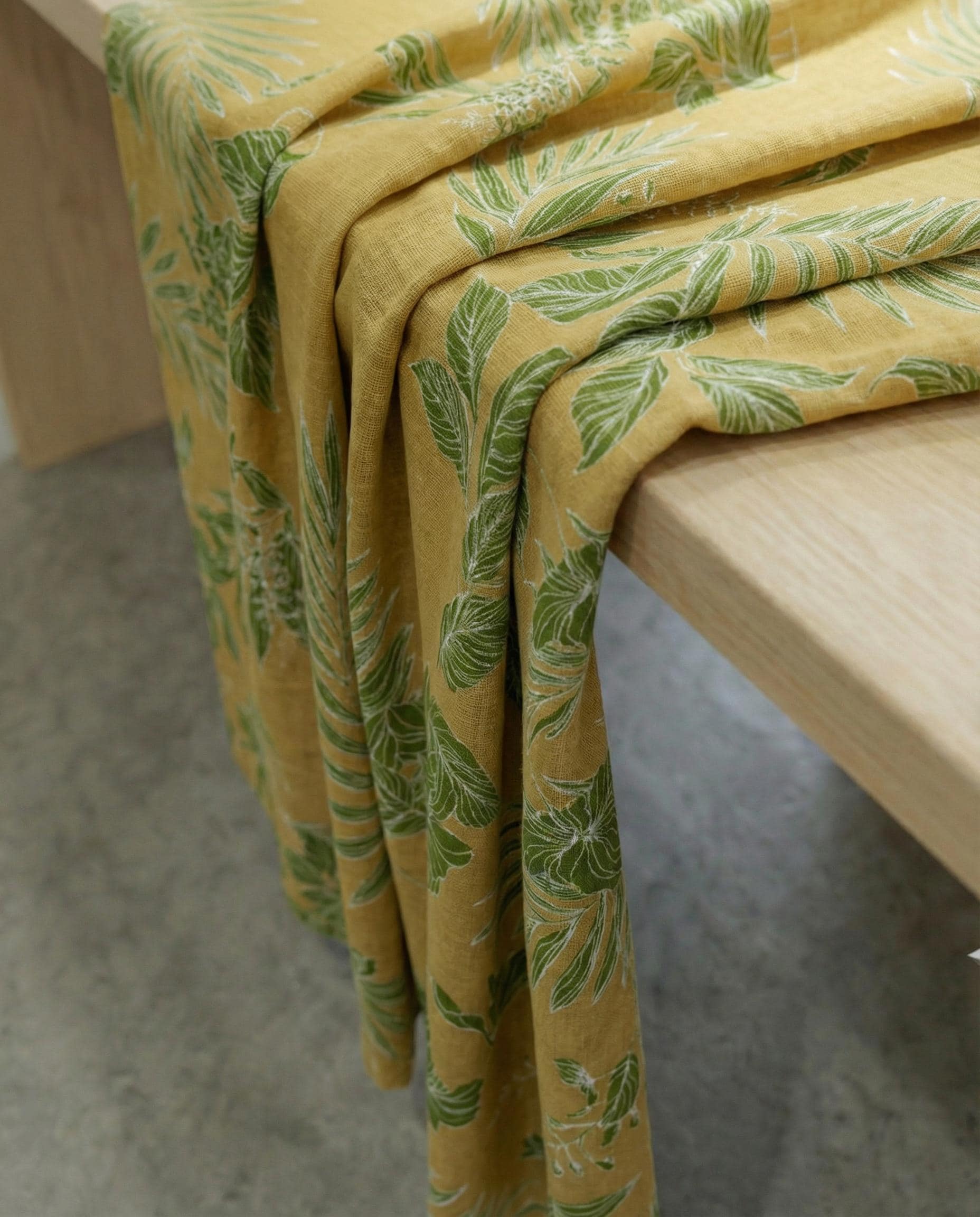 Olive green palm tree patterned linen fabric, 150 cm wide, tropical print summer material, high quality