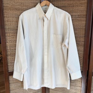 Vintage Pinstripe Button-Down Shirt: Men&#39;s Size 16-1/2 32/33 VGMS