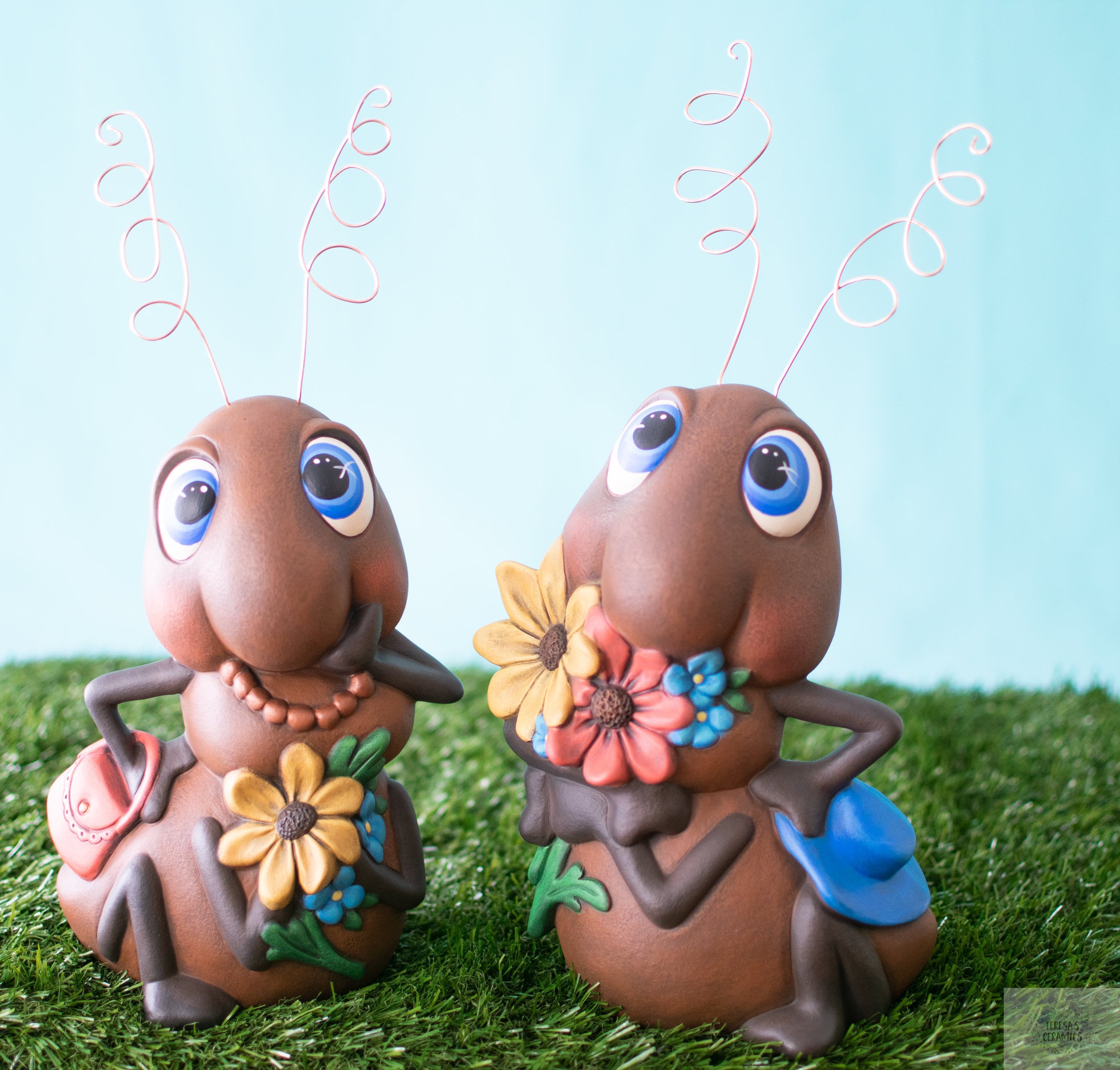 Oversized Picnic Ant Sculptures: Whimsical Garden & Patio Decor