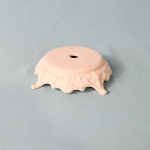 Ozdobny cokół oświetleniowy, niemalowany, ceramiczny biskwit | Piękny ceramiczny stojak oświetleniowy|