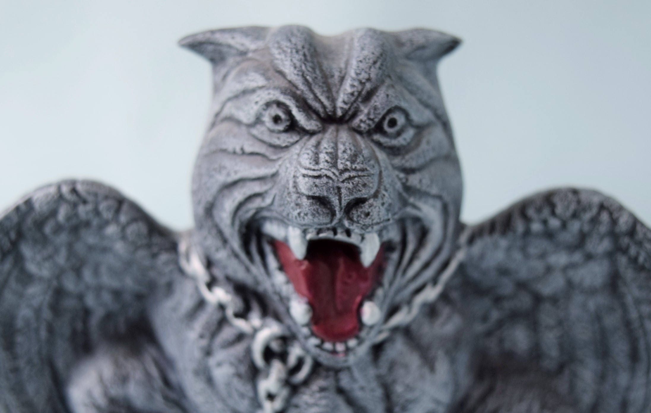 Mystical Gargoyle Dog Statue: Gothic Ceramic Garden Protector