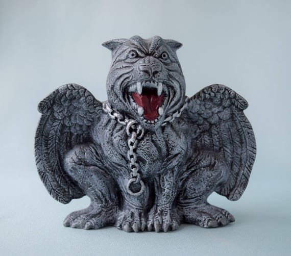Gold Gargoyle Dog with red eyes ガーゴイルドッグ Mystical Gargoyle Dog Statue: Gothic Ceramic Garden Protector