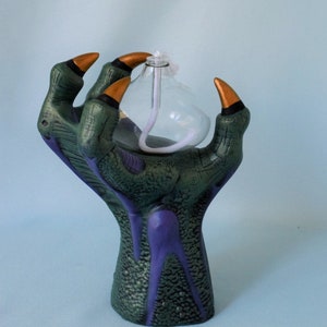 Dragons Claw Oil Lamp image 5