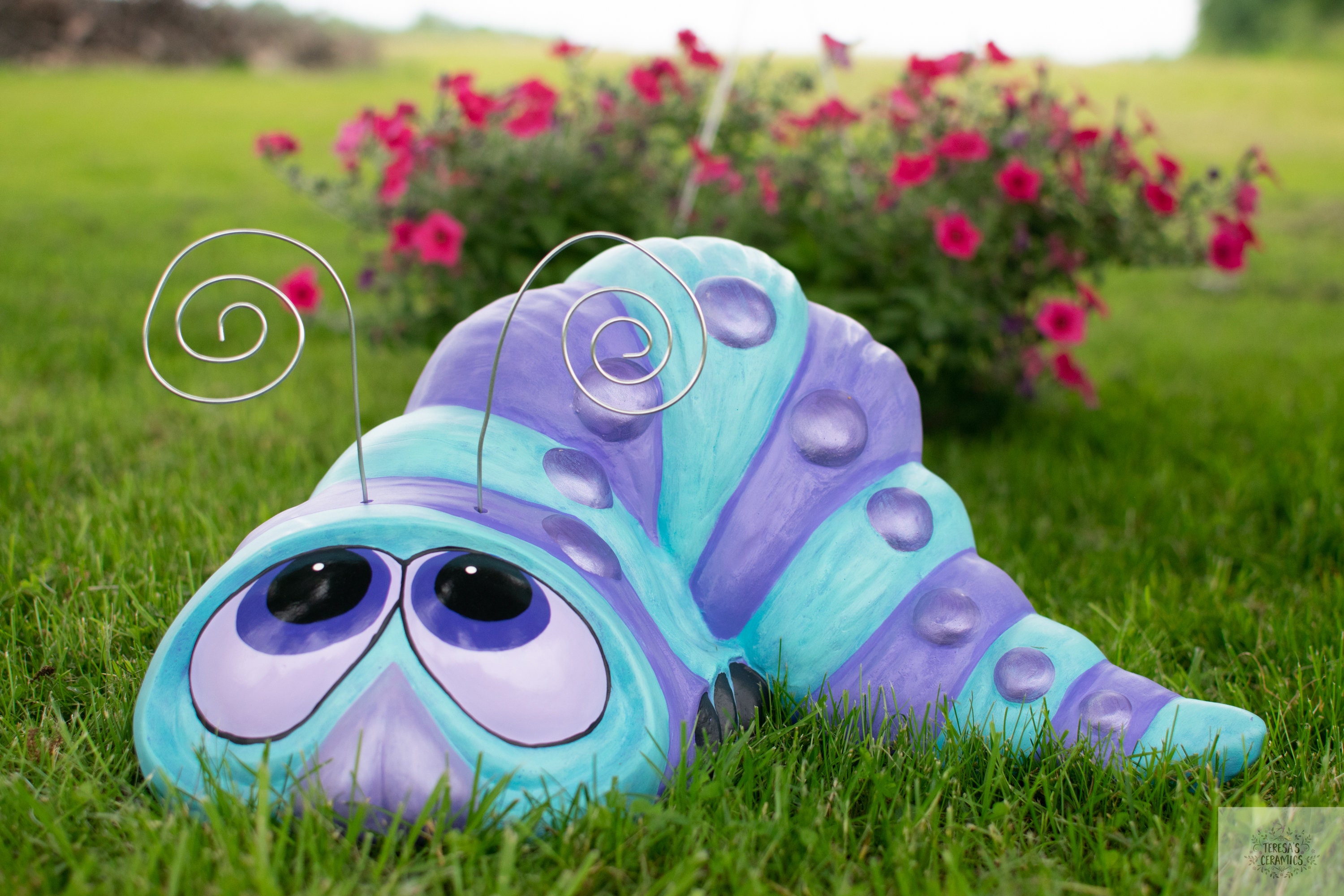 Whimsical Giant Ceramic Garden Worm Statue - Unique Patio Sculpture for Outdoor Landscape Decor