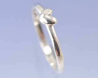 Bulbous Heart Stacking Ring- Sterling silver