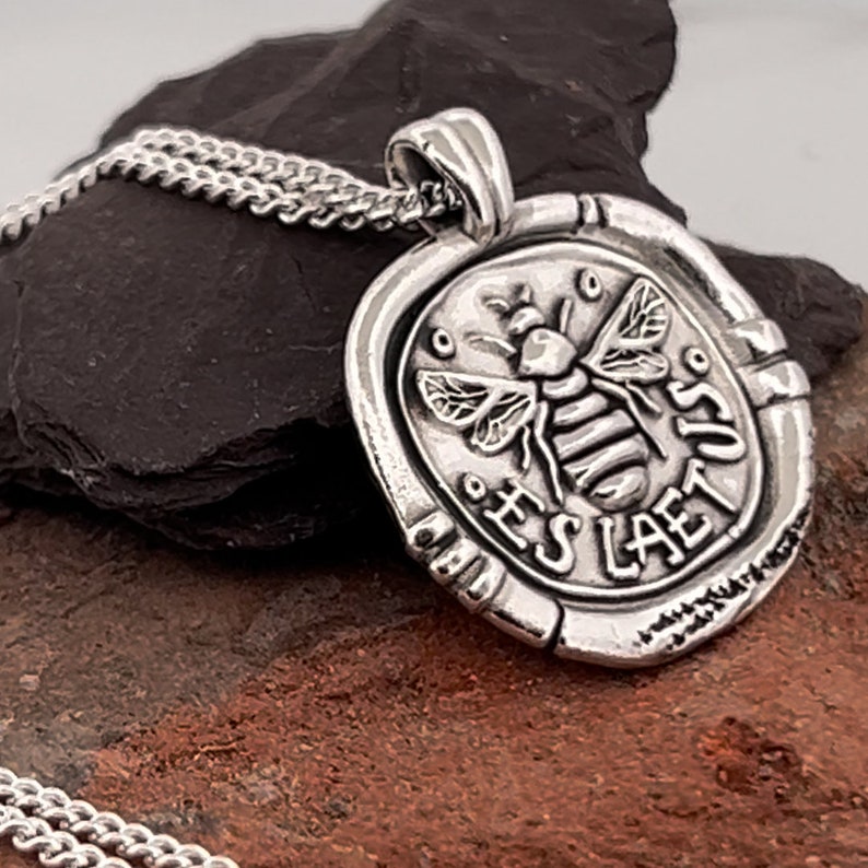 Bee Happy. Es Laetus Latin Silver Necklace image 4