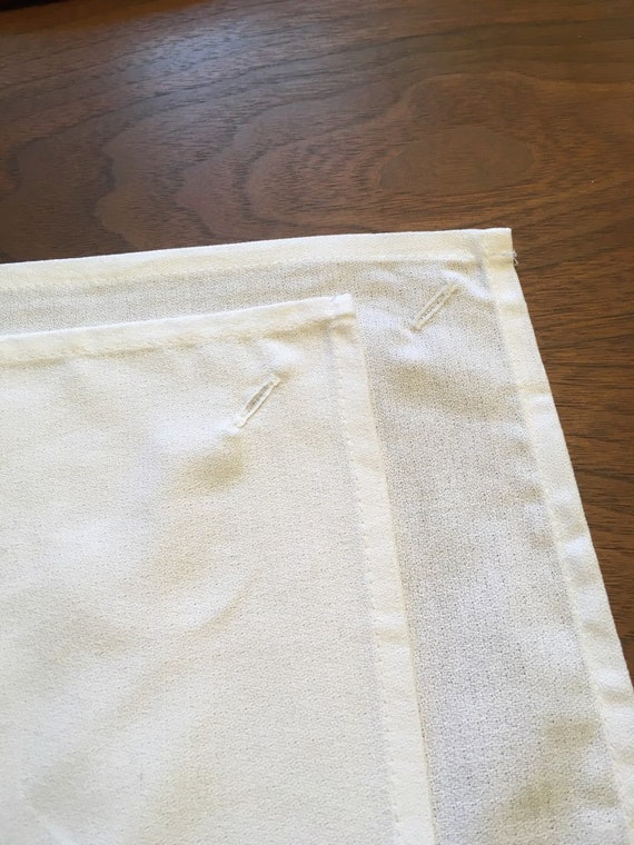 Still Waters White Linen Dinner Napkins - 100% Polyester