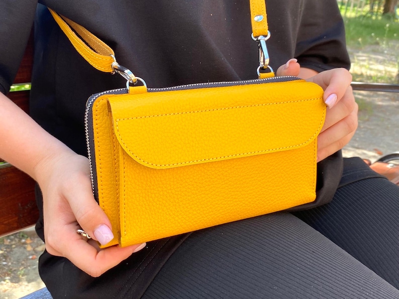 Leather Crossbody iPhone 15 16 17 Pro Max Wallet Bag, Travel Small Phone Bag, Crossbody Zip Leather Purse, Handmade Leather Shoulder Clutch