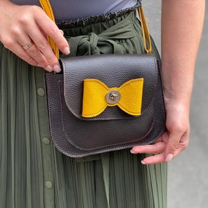 Bolsa pequena transversal de couro feita à mão para meninas, bolsa dupla de ombro de couro, carteira fina de couro, bolsa transversal de couro feita à mão para iPhone