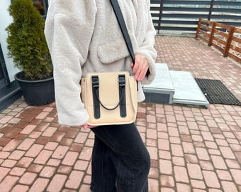 Borsa a tracolla in pelle fatta a mano: nera e beige
