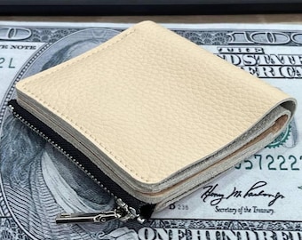 Portafoglio bifold in pelle fatto a mano: piccola borsa da donna con stampa goffrata