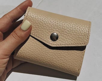 Portafoglio personalizzato a tre ante in pelle martellata, portafoglio compatto da donna, con tasca portamonete con cerniera.