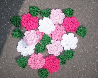 12 pink and white crochet applique flowers with leaves  --  2774