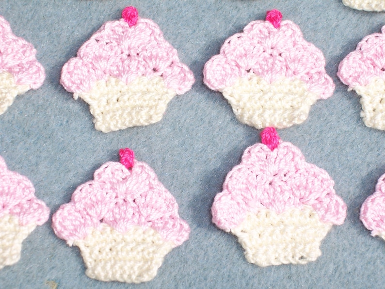 12 cotton thread crochet applique cupcakes with pink frosting 3329 image 1