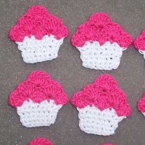 12 pink crochet applique cupcakes with white frosting 2881 Bild 1