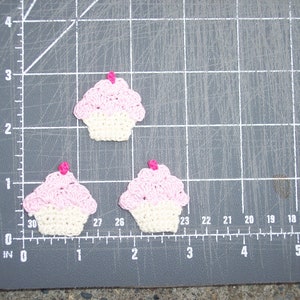 12 cotton thread crochet applique cupcakes with pink frosting 3329 image 3