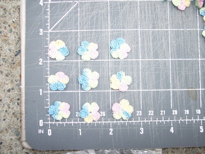 40 variegated pastel cotton thread crochet applique flowers 3353 image 6