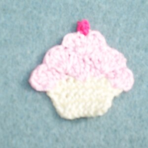 12 cotton thread crochet applique cupcakes with pink frosting 3329 image 6