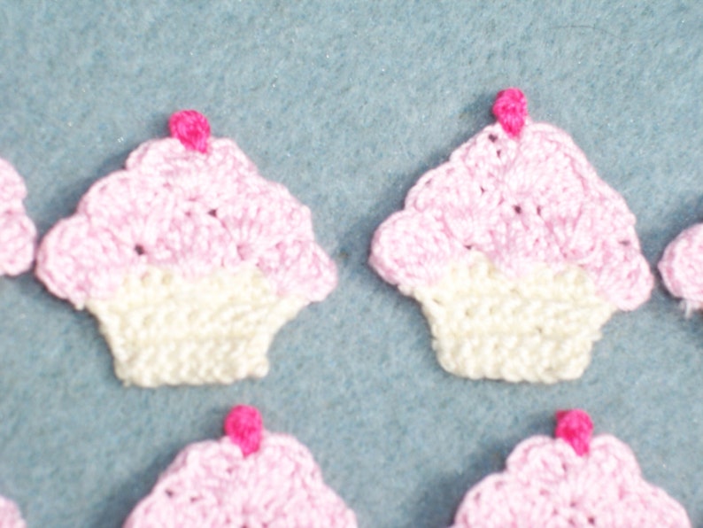 12 cotton thread crochet applique cupcakes with pink frosting 3329 image 5