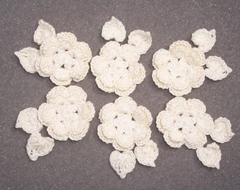 6 handmade cream cotton thread crochet applique roses with leaves -- 2714