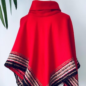 Ponczo z czerwonej wełny w stylu vintage | Jeden rozmiar