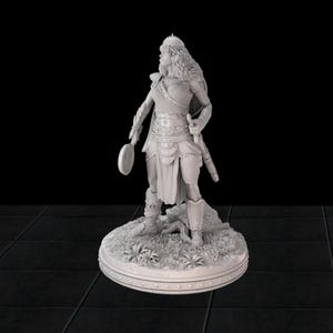Vechter Astrid | 32 mm Resin Warrior-miniatuur met zwaard en koekenpan voor RPG's en tafelspellen