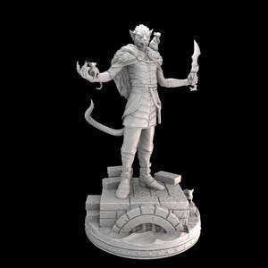 3D-Printed Souris Rat-Man – Holding Rats in Hands, Available in 32mm and 75mm for RPG Games