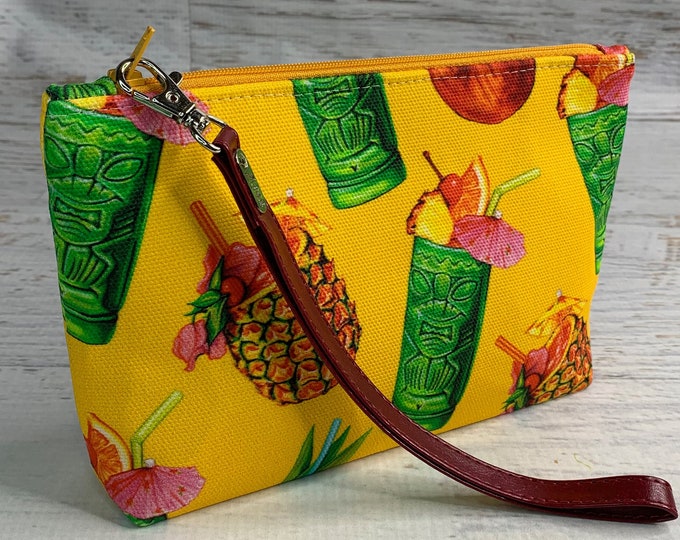 Tiki Cocktails - Clutch - Zipper Pouch - Wristlet - Retro Hawaiian Print - Travel Bag - Nightclub - Tiki Mugs - Tropical Drinks