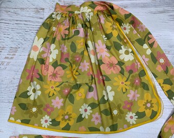 70s Flower Power - Half Apron - Pin Up Skirt Style - One Size Fits All - Size 0 - 4X - Floral Print - Spring Flowers