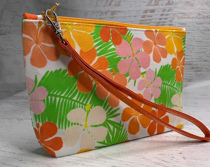 Colorful Hibiscus - Clutch - Zipper Pouch - Wristlet - Travel Bag - Tiki - MCM - Hawaiian Print - Aloha Print - Tropical - 70s Hawaiian