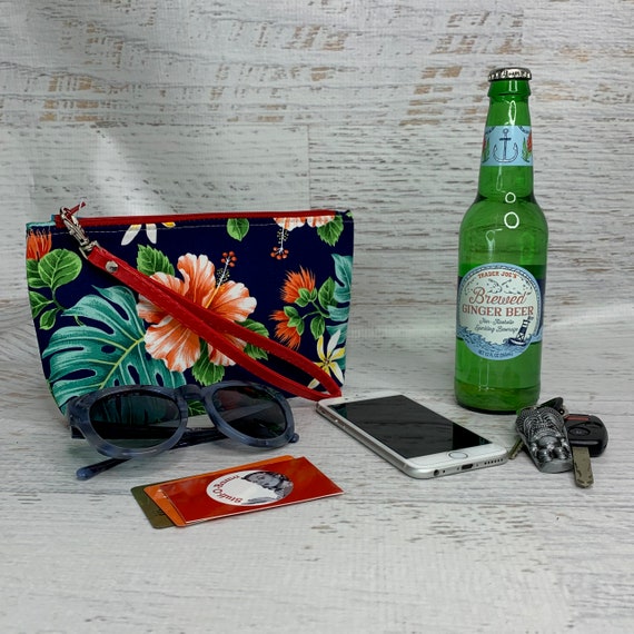 新品】Halekulani 刺繍入り青ポーチ ショップ袋付き Hawaii 新品