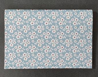 Country Floral Vinyl Gift Card Wallet - Dusty Blue