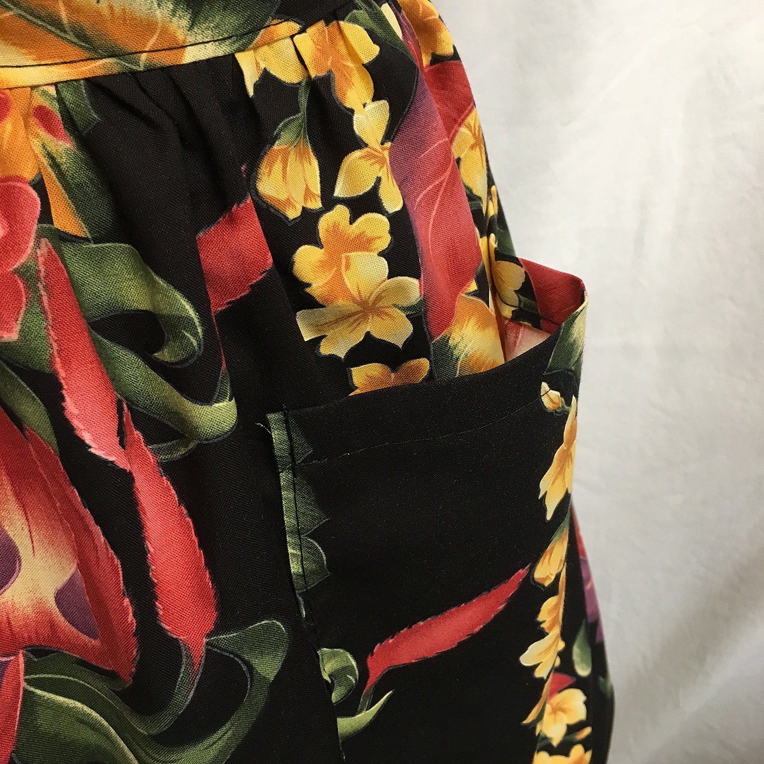 Half Apron - Vintage Pin Up Skirt Style - Tropical Leaves