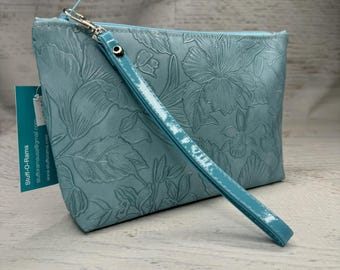 Paniola - Light Blue - Hawaiian Aloha Print - Clutch - Zipper Pouch - Wristlet - Retro Hawaiian Print - Travel Bag - Nightclub - Vinyl